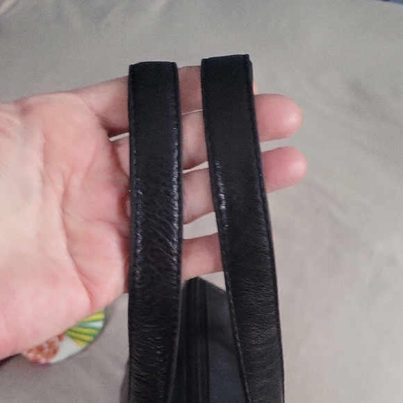 Black Derek Alexander Women's Leather Shoulder Bag - Picture 4 of 11